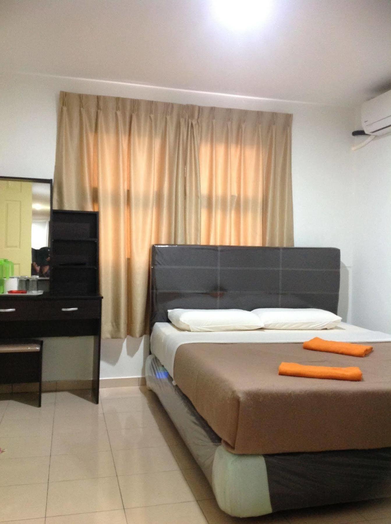 Silverwood Inn Miri Ngoại thất bức ảnh